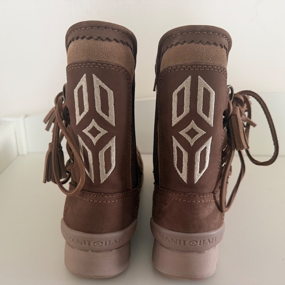 Manitobah boot - size 7 - chestnut - Picture 2 of 9